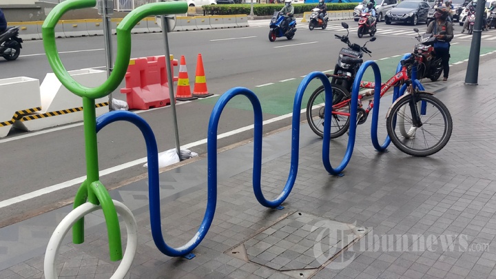 Parkir Sepeda Non-Lipat di Stasiun MRT