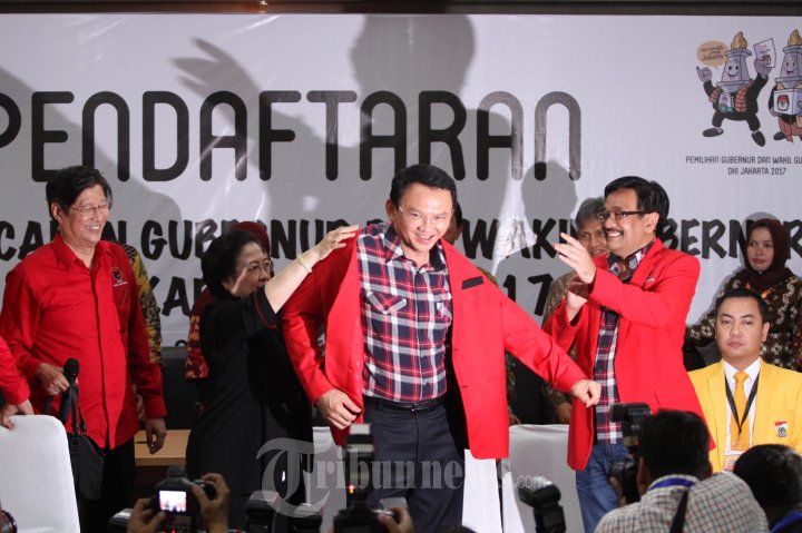 Pasangan Ahok Djarot Mendaftar Di KPUD DKI