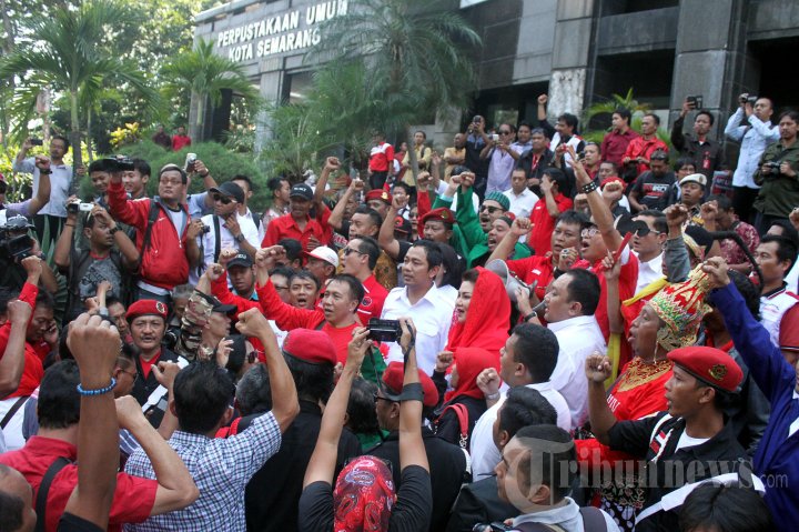 Pasangan Balon Walkot Semarang Hendrar dan Hevearita