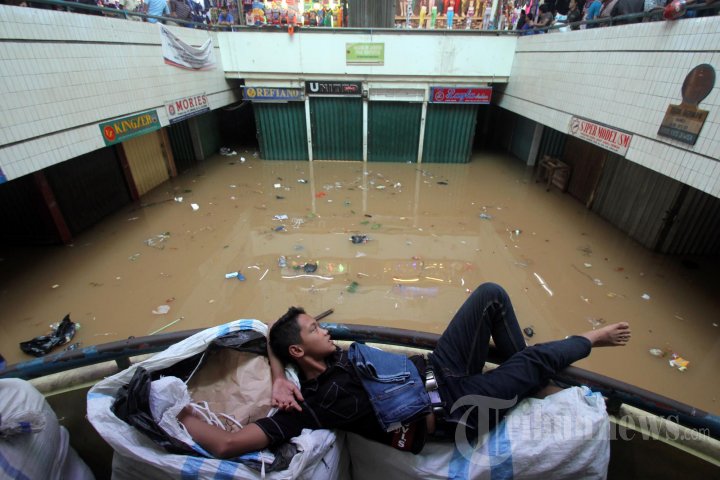 Pasar Cipulir Terendam Banjir
