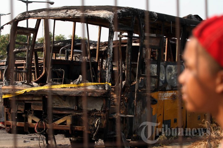 Pasca Kebakaran Pool Busway Di Rawa Buaya