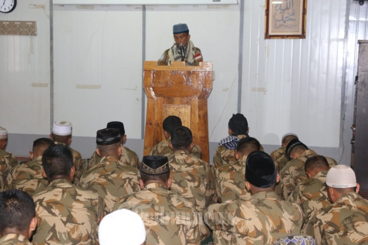 Pasukan Garuda Zeni TNI Shalat Idul Adha 1439 H di Afrika