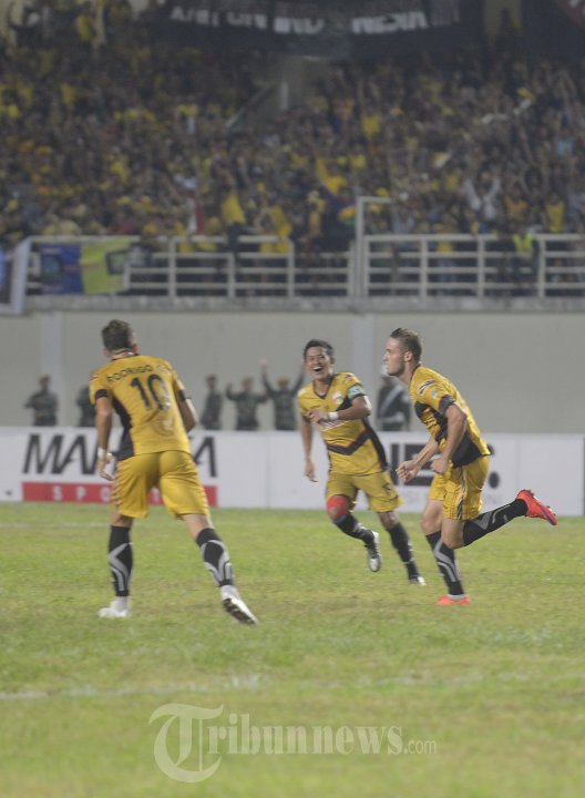 Patrick Dos Santos Cruz Lakukan Selebrasi Usai Cetak Gol