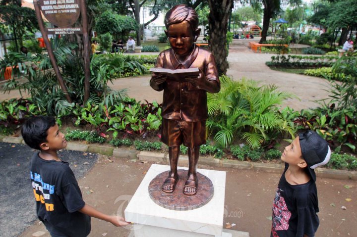 Patung Gus Dur Kecil di Taman Amir Hamzah Jakarta