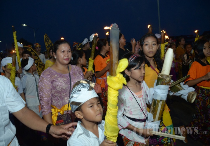 Pawai Ogoh-ogoh Jelang Nyepi