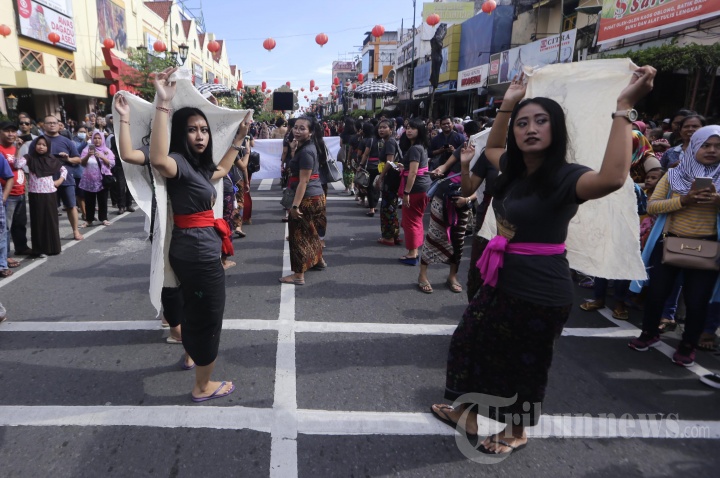 Pawai Ogoh-ogoh Melintasi Jalan Malioboro