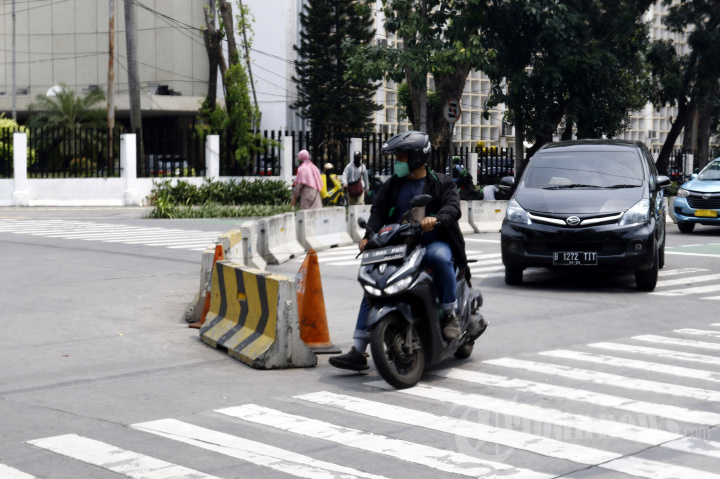 Pelanggaran Lalin di Perempatan Jalan Agus Salim