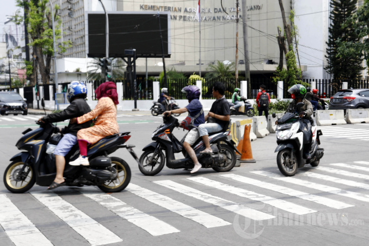 Pelanggaran Lalin di Perempatan Jalan Agus Salim