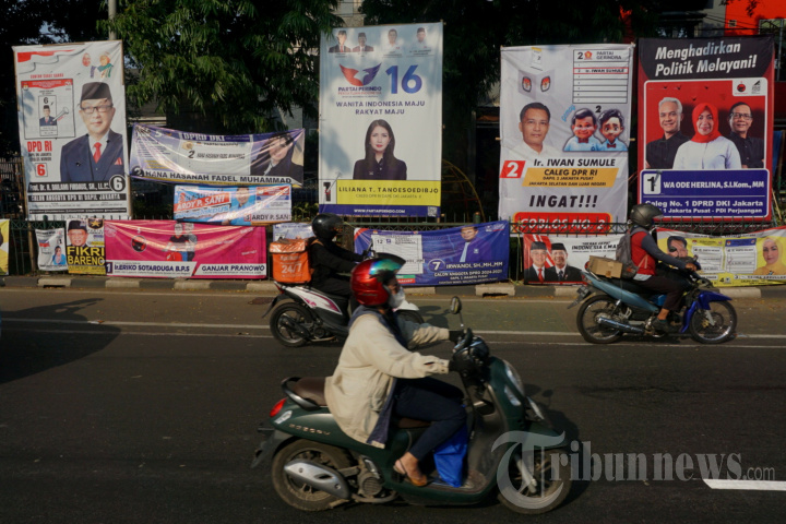 Pelanggaran Pemasangan Alat Peraga Kampanye