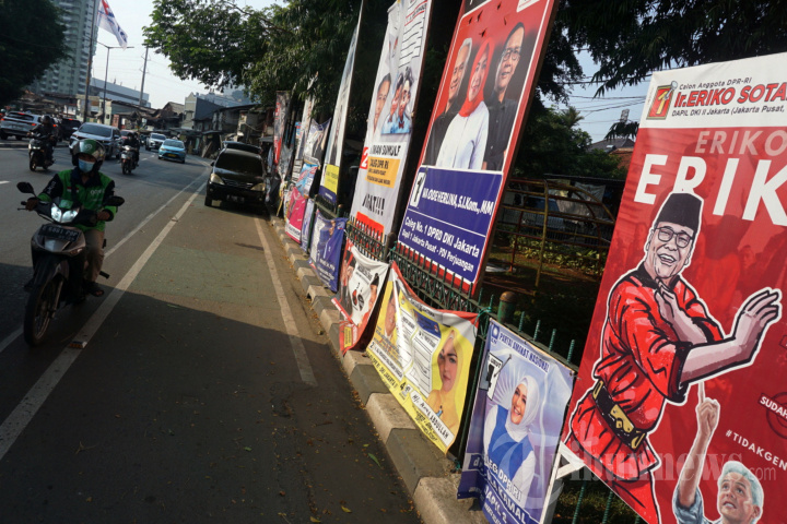 Pelanggaran Pemasangan Alat Peraga Kampanye