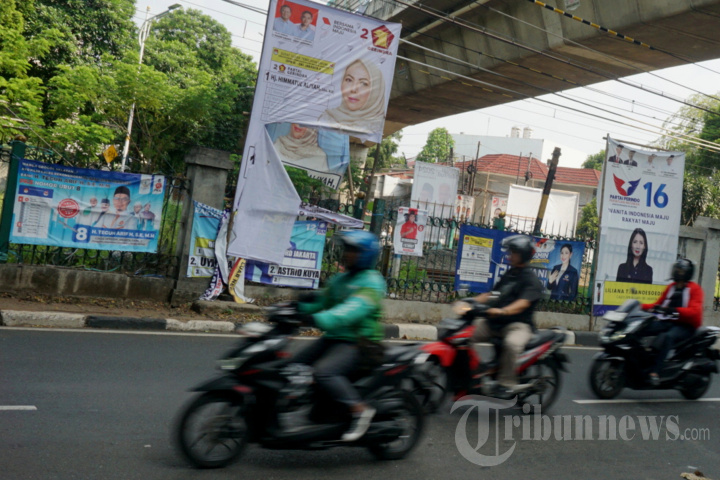 Pelanggaran Pemasangan Alat Peraga Kampanye