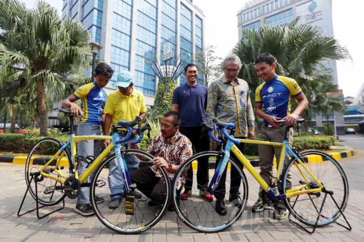 Pelepasan Tim Sepeda PGN untuk Bertanding di Tour de Flores