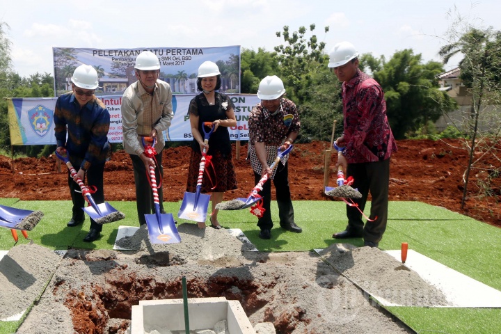 Peletakan Batu Pertama Pembangunan SMK Ora et Labora BSD