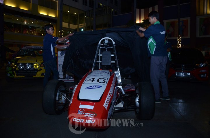 Peluncuran Mobil Sapuangin Speed Karya Mahasiswa ITS