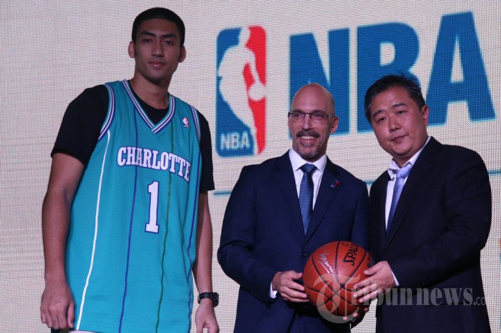 Peluncuran NBA Store
