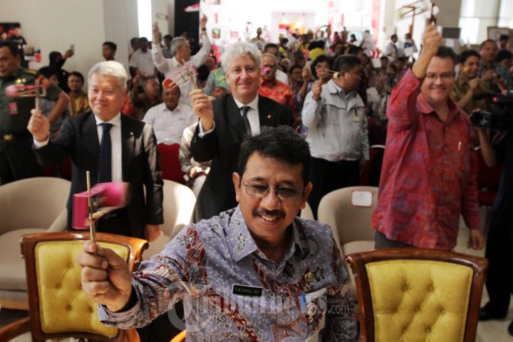 Peluncuran Perangko Peringatan 70 Tahun PMI