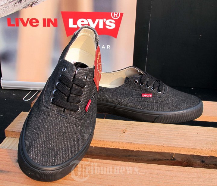 Peluncuran Sepatu Levi