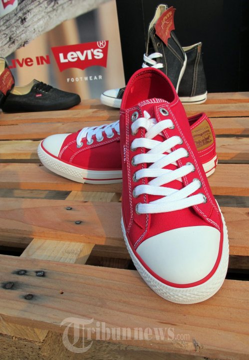 Peluncuran Sepatu Levi