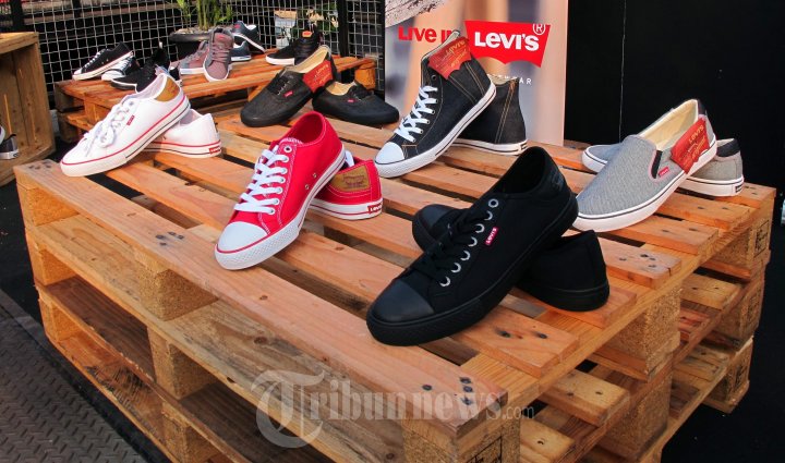 Peluncuran Sepatu Levi