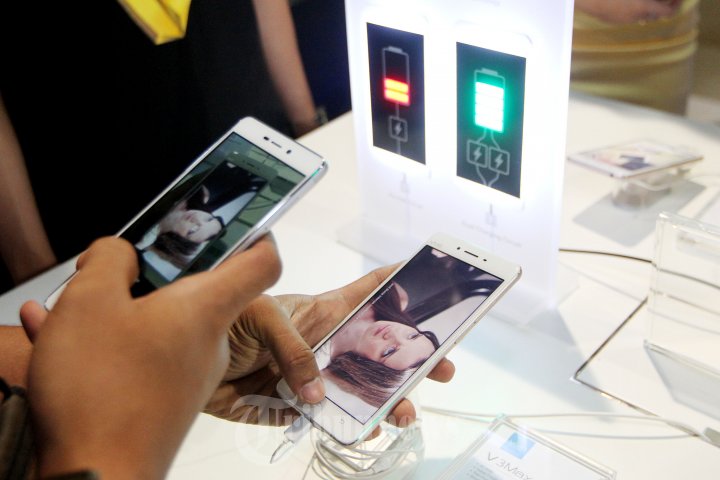 Peluncuran Smartphone Vivo V3 dan V3Max