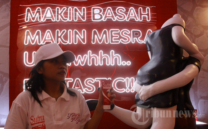 Ala Milf bilan porno video Porno pochtachi ikki marta onlayn boladi