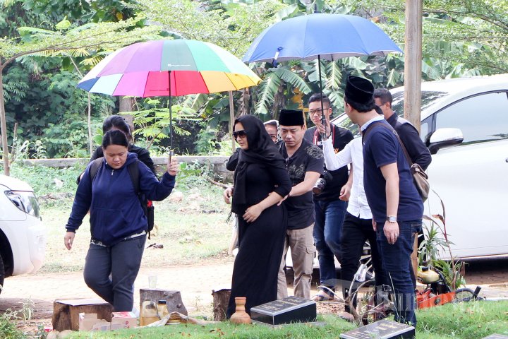 Pemakaman Ibunda Ashanty