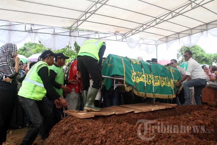 Pemakaman Korban Pembunuhan Pulomas
