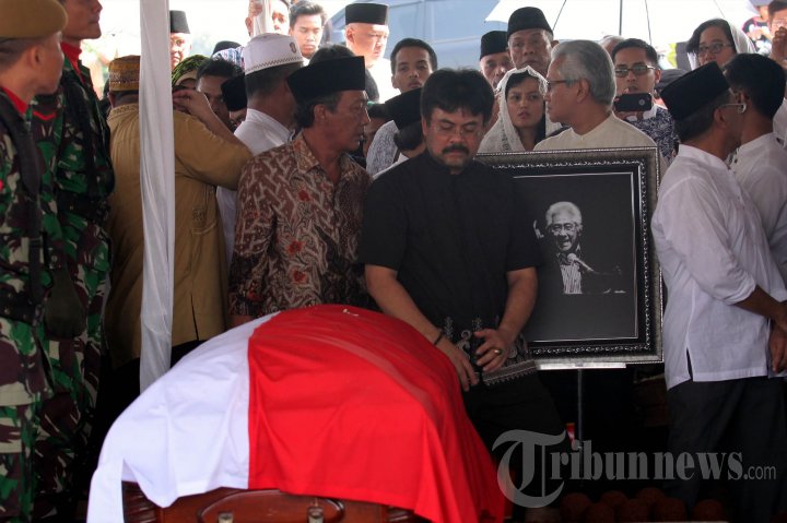 Pemakaman Pengacara Adnan Buyung Nasution