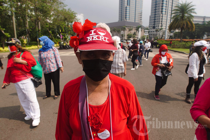 Pembentangan Bendera Merah Putih Raksasa