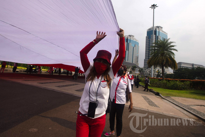 Pembentangan Bendera Merah Putih Raksasa