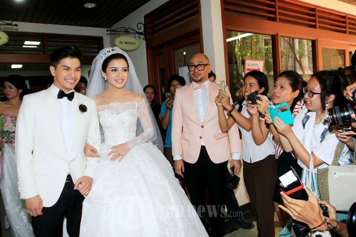 Pemberkatan Pernikahan Chelsea dan Glenn di Gereja Katedral
