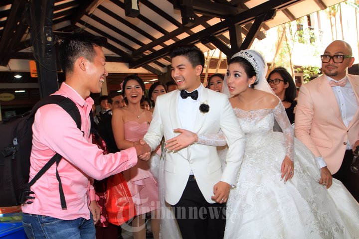 Pemberkatan Pernikahan Chelsea dan Glenn di Gereja Katedral