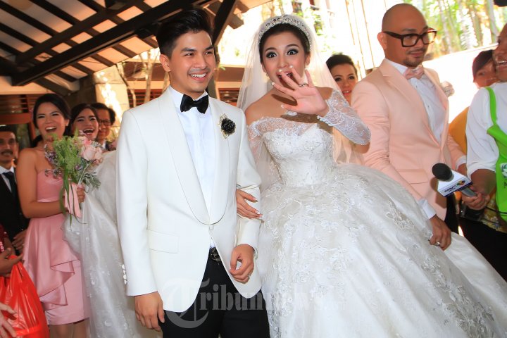 Pemberkatan Pernikahan Chelsea dan Glenn di Gereja Katedral