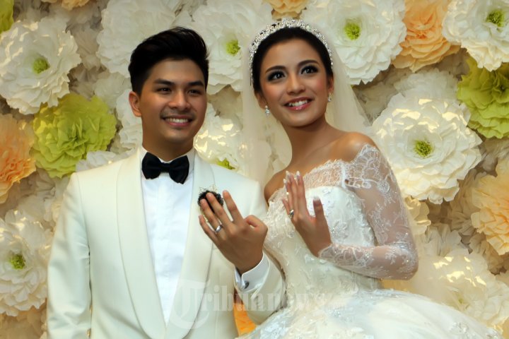 Pemberkatan Pernikahan Chelsea dan Glenn di Gereja Katedral