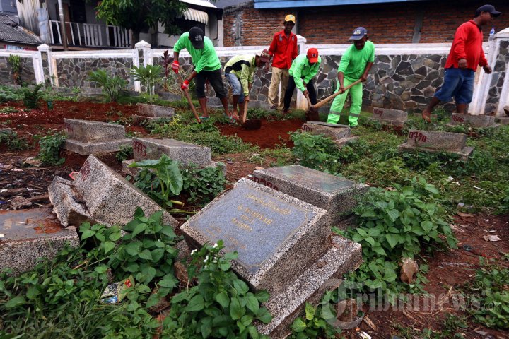 Pembongkaran Makam Fiktif