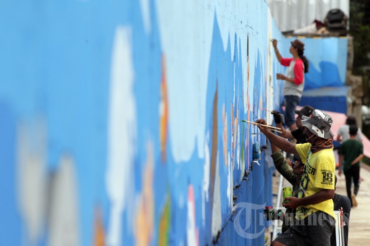 Pembuatan Mural Bertemakan Kehidupan Laut
