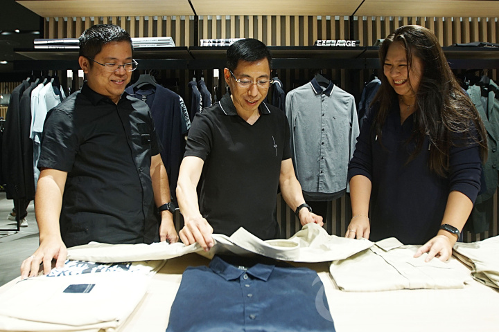 Pembukaan Gerai Pertama Armani Exchange di Indonesia