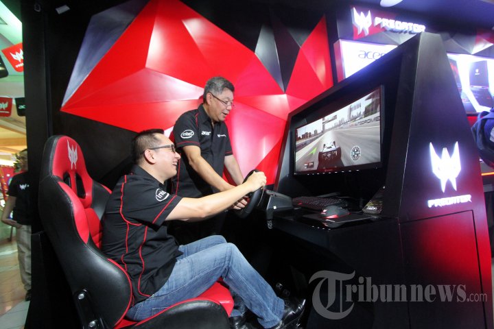 Pembukaan Predator Store Gaming