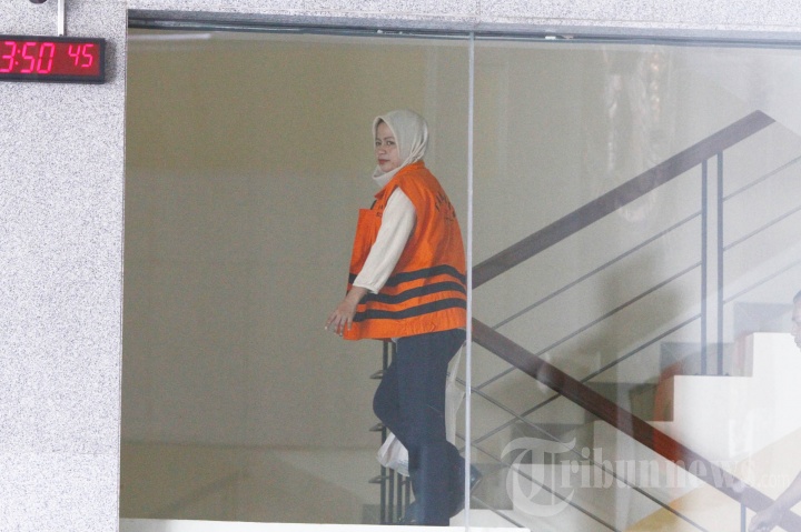 Pemeriksaan Dewi Suryana