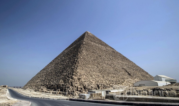 Pemerintah Mesir Lakukan Penyemprotan Disinfektan ke Komplek Piramida Giza