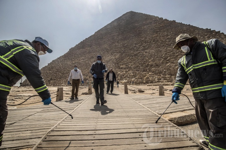 Pemerintah Mesir Lakukan Penyemprotan Disinfektan ke Komplek Piramida Giza