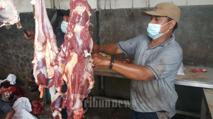 Pemotongan Hewan Qurban di RPH Tangerang