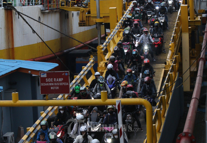 Pemudik Lebaran Sepeda Motor Pelabuhan Bakauheni