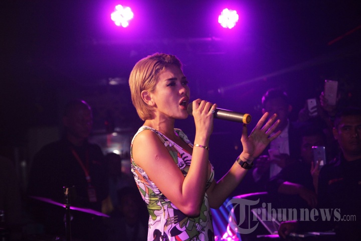Penampilan Nikita Mirzani di Semarang