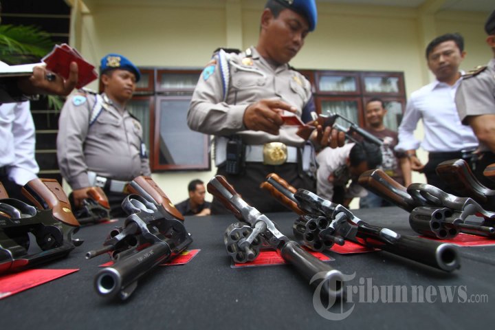 Penarikan Senpi Milik Anggota Polri di Malang