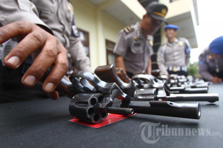Penarikan Senpi Milik Anggota Polri di Malang