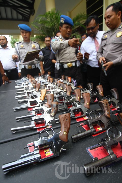 Penarikan Senpi Milik Anggota Polri di Malang