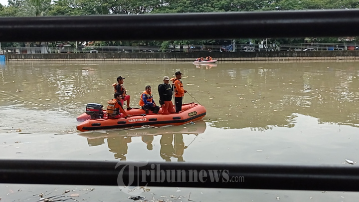 Pencarian Korban Tenggelam di Kali Cisadane Tangerang