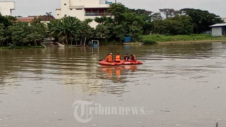 Pencarian Korban Tenggelam di Kali Cisadane Tangerang