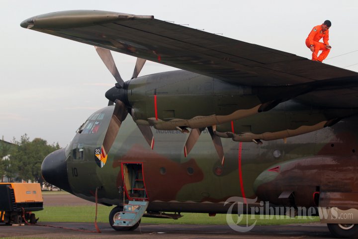 Pencarian Pesawat AirAsia QZ8501